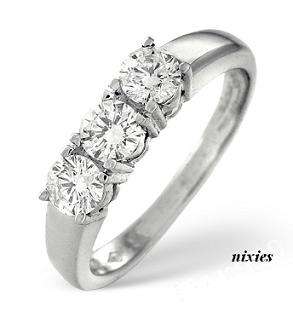 BEAUTIFUL 925 STERLING SILVER DIAMOND ENGAGEMENT RING - SIZE 7