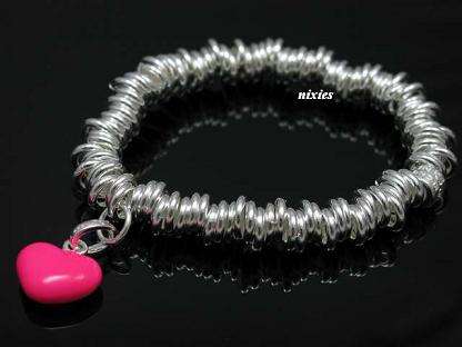 CHARMING PINK HEART ON LONDON CIRCLES BRACELET