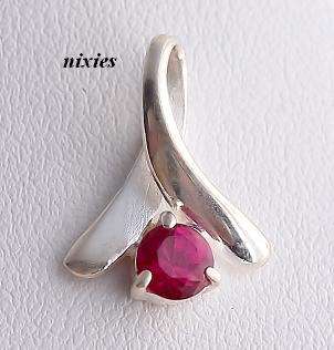 CHARMING SOLID SILVER PENDANT WITH RUBY