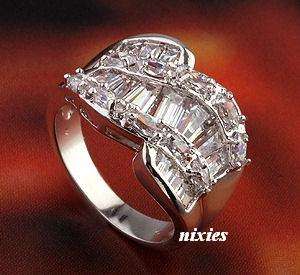 BEAUTIFUL BAQUETTE CLUSTER RING IN WHITE GOLD - SIZE 8(Q)