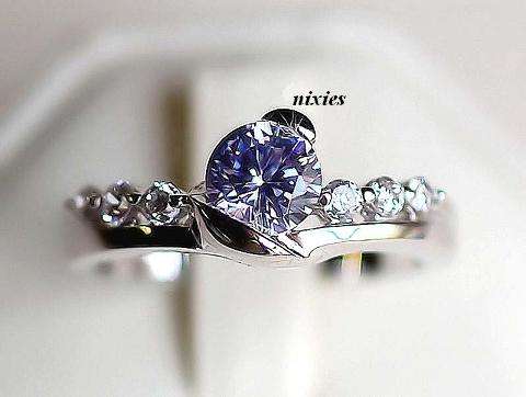 EXQUISITE WHITE GOLD TANZANITE & DIAMOND ENGAGEMENT RING - SIZE 8(Q)