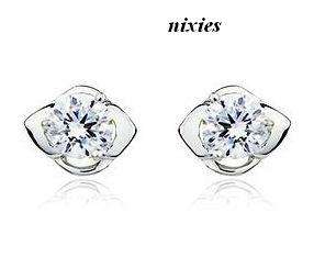 ELEGANT TOP DIAMOND SIMULANTS IN SOLID SILVER