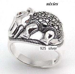AMAZING STERLING SILVER MARCASITE ELEPHANTS RING - SIZE 7(O)