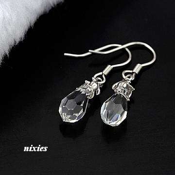 ADORABLE  CLEAR CRYSTALS EARRINGS MADE WITH SWAROVSKI ELEMENTS