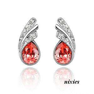 XQUISITE SWAROVSKI STUD EARRINGS