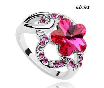 BEAUTIFUL RUBY SWAROVSKI FLOWER RING - SIZE 6(M)
