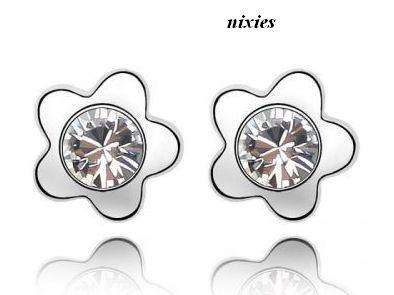 DAINTY DIAMOND SWAROVSKI EARRING STUDS