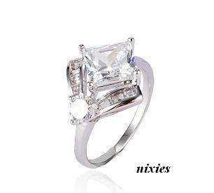 ELEGANT DIAMOND CZ ENGAGEMENT RING   - SIZE 6(M)