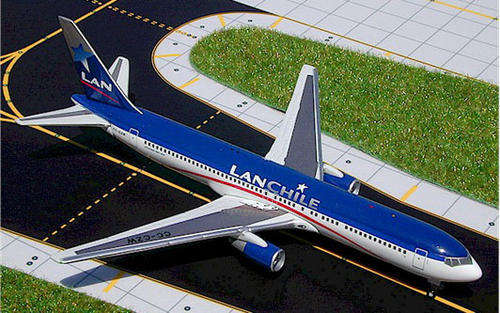 Gemini Jets GJLAN228 Boeing 767-300 Lanchile 1/400 scale