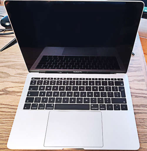 MacBook Pro 13 inch 2017 2.3GHz/8GB Ram/128GB SSD/Read description
