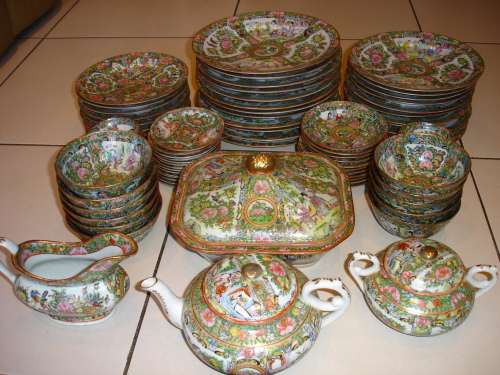 Extremely rare Chinese hand painted dinner set
