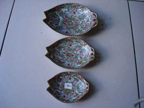 Three fish-shape Chinese traditional hand painted plates