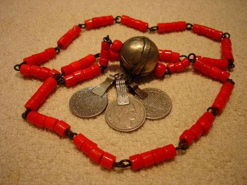 A very nice coral nacklace