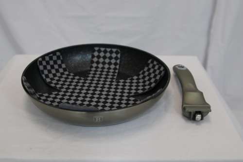 BERLINGER HAUS 28 CM MARBLE COATING FRY PAN CARBON METALLIC(SECOND HAND)(BROKEN HANDLE)