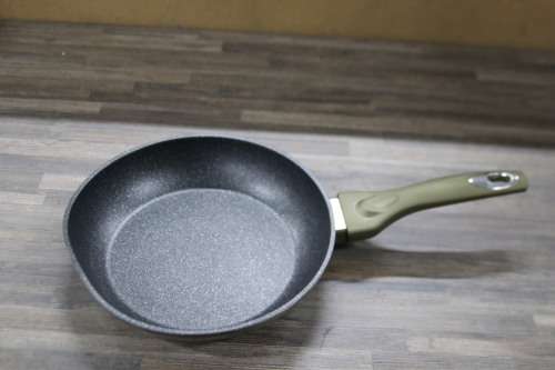 BERLINGER HAUS 28 CM MARBLE COATING FRY PAN CARBON METALLIC(SECOND HAND)