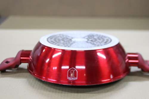 Berlinger Haus - 24 cm Shallow Pot Burgundy Metallic Line (SECOND HAND)