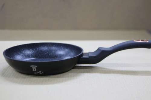 Berlinger Haus - 20 cm  Marble Coated Frypan - Black Rose(Second hand)