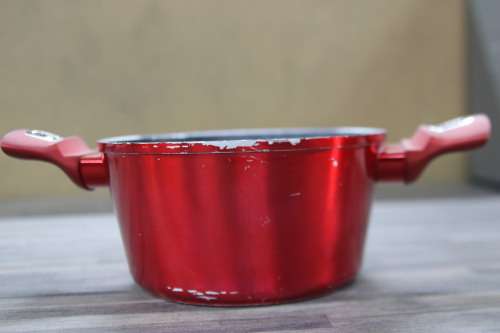 BERLINGER HAUS 20 CM MARBLE COATING CASSEROLE- METALLIC BURGUNDY(SECOND HAND)