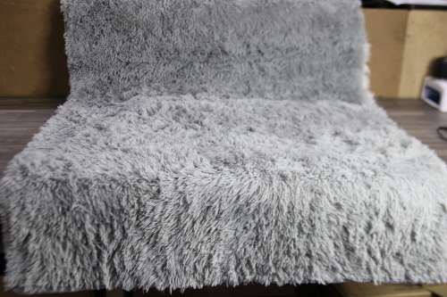Light fluffy shaggy Rug/Carpet - Grey (Second hand)