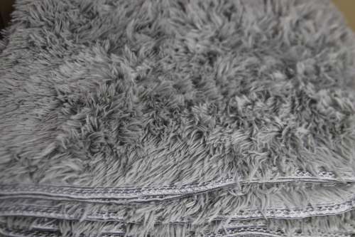 Light fluffy shaggy Rug/Carpet - Grey (Second hand)