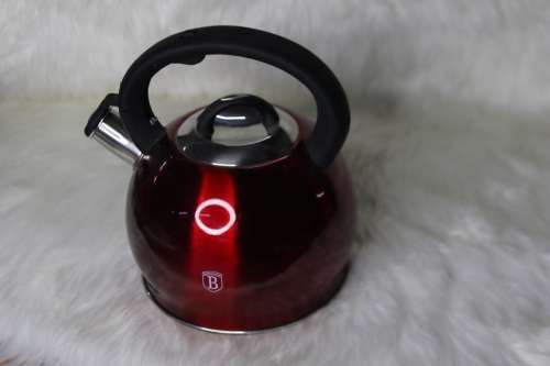BERLINGER HAUS 3L STAINLESS STEEL WHISTLING KETTLE - BURGUNDY(SECOND HAND) (SKEWED)