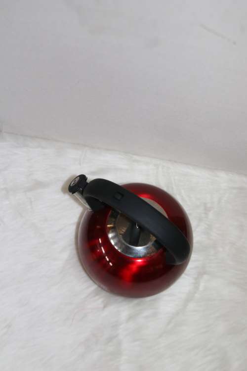 BERLINGER HAUS 3L STAINLESS STEEL WHISTLING KETTLE - BURGUNDY METALLIC