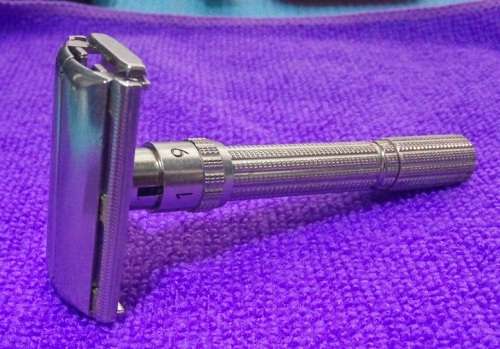 Vintage Gillette Slim Adjustable Razor (H2, 1962)