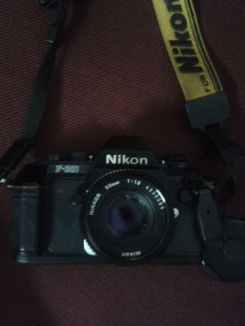 Nikon F-301 50 mm