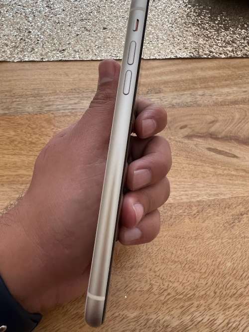 Iphone 11 64GB Pre Owned- Like new not a scratch on it!!!