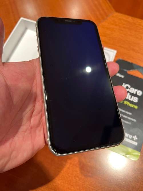 Iphone 11 64GB With Icare