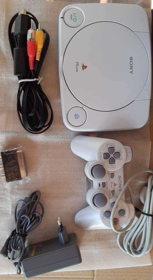 PSONE [ SONY PLAYSTATION ONE]  ( Orig. ) -in excellent condition