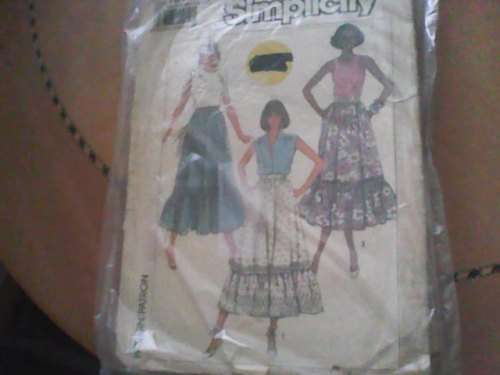 Simplicity 7960 Ladies Skirt Complete and Cut Size 6 - 12