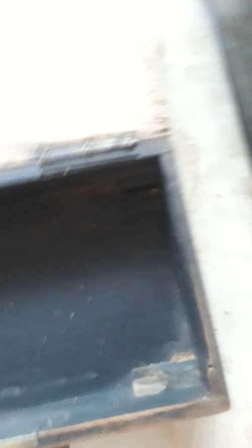 ANTIQUES AND COLLECTABLES: SOLID WOODEN CASE WITH HAND CRAFTED SHIP ON LID AND BRASS HANDLE