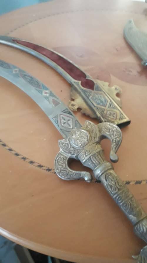 VINTAGE DECORATIVE WALL KNIFE/DAGGER