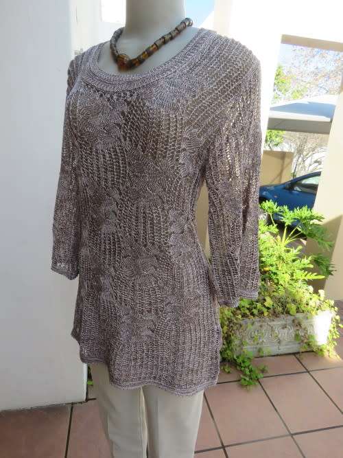 Amazing beige/light brown acrylic knit long top by `BELL BRIDE` in 40/16.Made in Korea.As new.