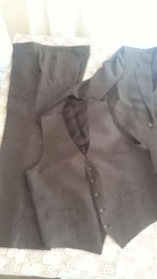 Brown 3 Piece Suite Pre-Loved