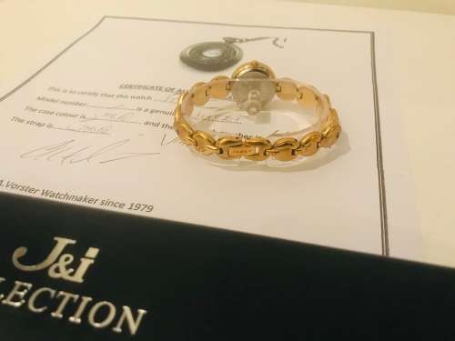 Stunning Facet Ladies Watch!