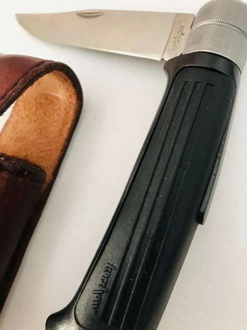 Stunning Kershaw Knife in Leather Pouch!!! Good Condition!!! For Collectors!!!