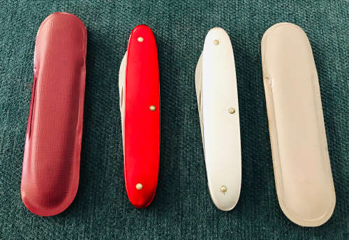 2x Victorinox Rostfrei Knives in Brilliant Condition!!!Collectors!!!