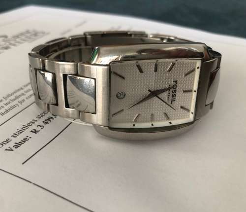 Fossil Arkitekt Rectangular Bezel!!Worth R3499!!
