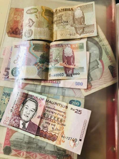 **28x Rare Collectors International Notes!!!In File With Sleeves!!Dont Miss Out!!!