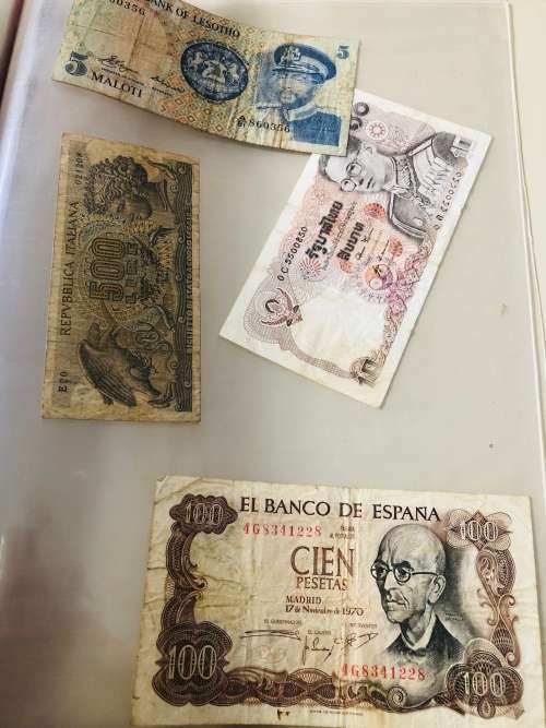 **28x Rare Collectors International Notes!!!In File With Sleeves!!Dont Miss Out!!!