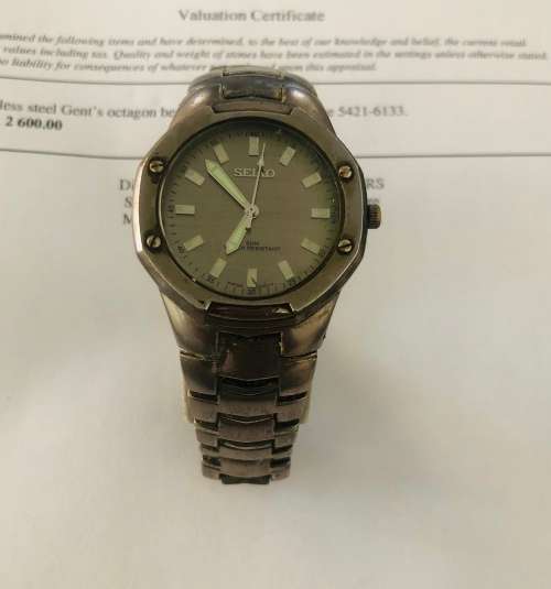 **Gents Octagon Bezel Seiko Watch!!Value R2600!!