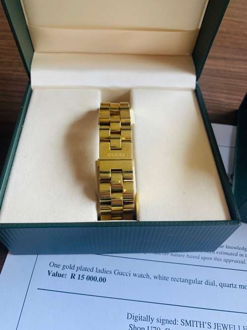 Stunning Ladies Gucci Gold Plated Watch! & Original Box!