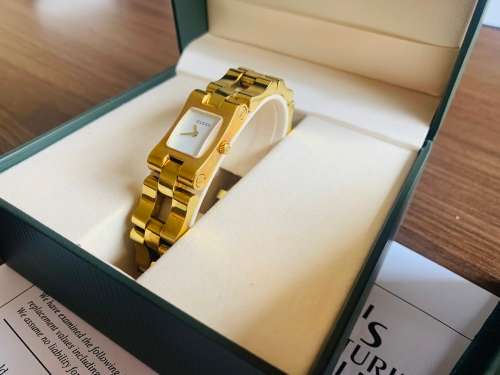 Stunning Ladies Gucci Gold Plated Watch! & Original Box!