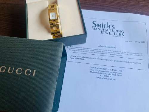 Stunning Ladies Gucci Gold Plated Watch! & Original Box!