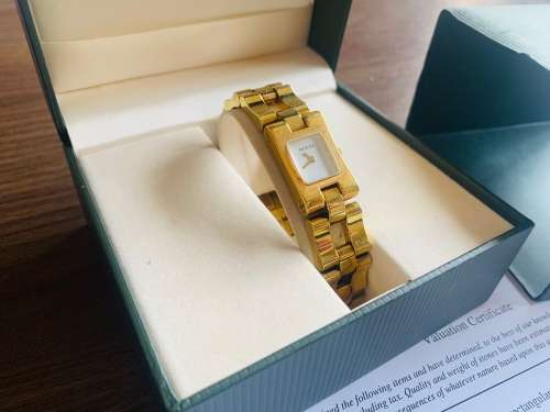 Stunning Ladies Gucci Gold Plated Watch! & Original Box!