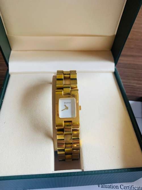 Stunning Ladies Gucci Gold Plated Watch! & Original Box!