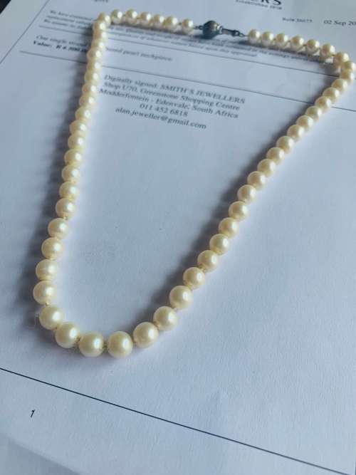 Stunning Single Strand 58 Cultured Pearl Neckpiece!! Valued @ R6500.00!