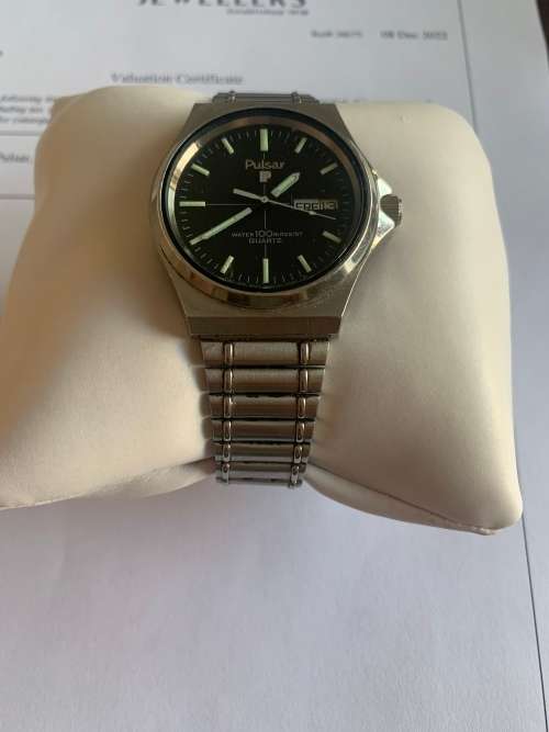 Stunning Gents Pulsar Watch With Black Dial.